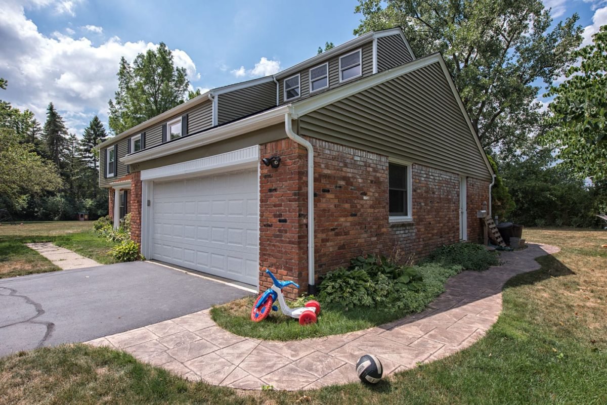 Bloomfield Hills Roofing, Siding, Gutters, Insulation, and Windows Front Right After Install