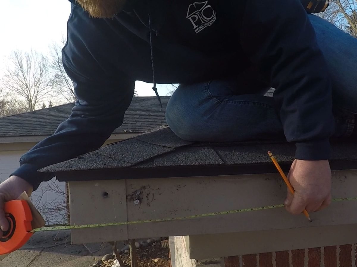 Measuring eaves