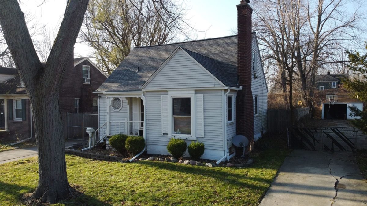 Detroit Roofing and Gutters - Front After